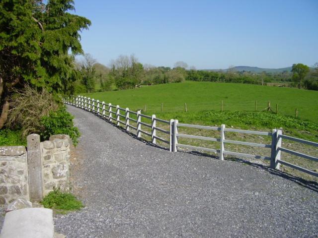 Glenboy Country Accommodation Oldcastle Экстерьер фото